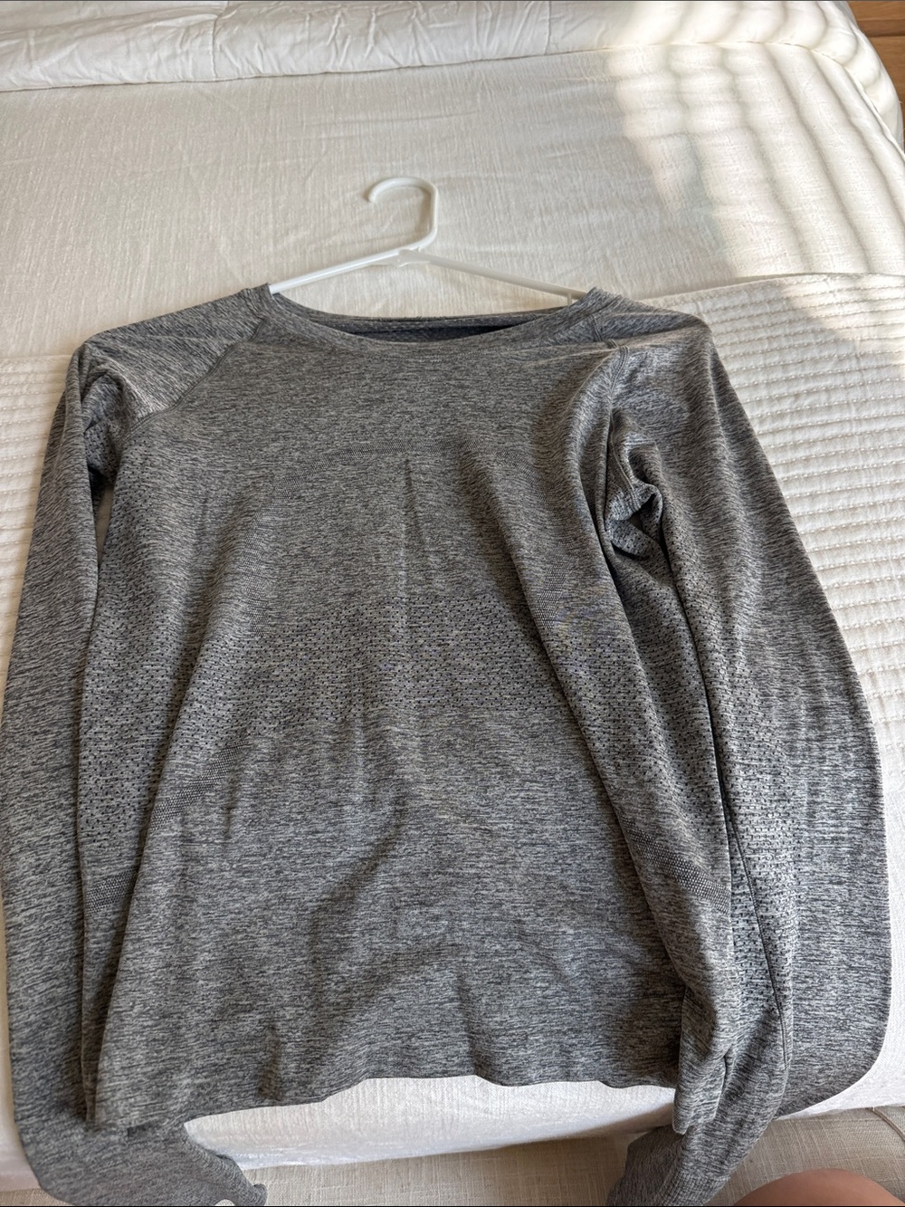 lululemon athletica Women’s Heather Gray Long Sleeve Swiftly in Race Length